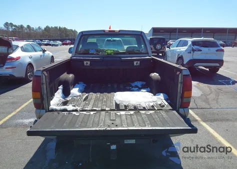 2001 Chevrolet Silverado 1500 from USA, damaged, VIN 1GCEC14W81Z305177